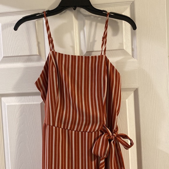 xhilaration Sundress. Size Medium - Picture 3 of 6
